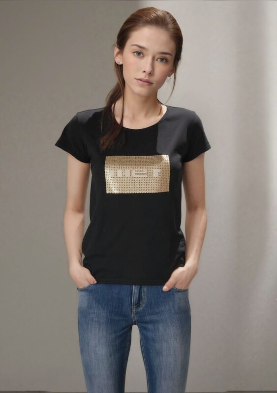 maglia con logo centrale color oro