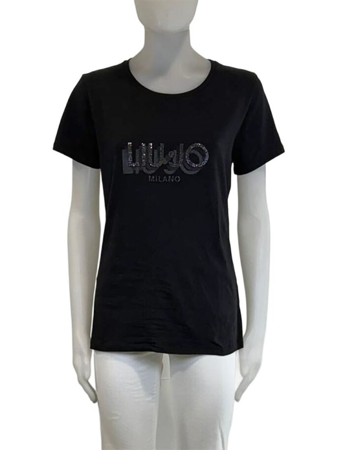 t-shirt nera da donna