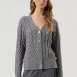 Cardigan regular con punto treccia