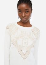 Maglia in lana jacquard con borchie e strass 2