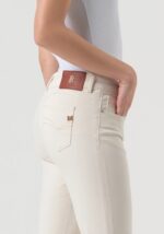 Jeans Slim Effetto Push Up in Raso 3