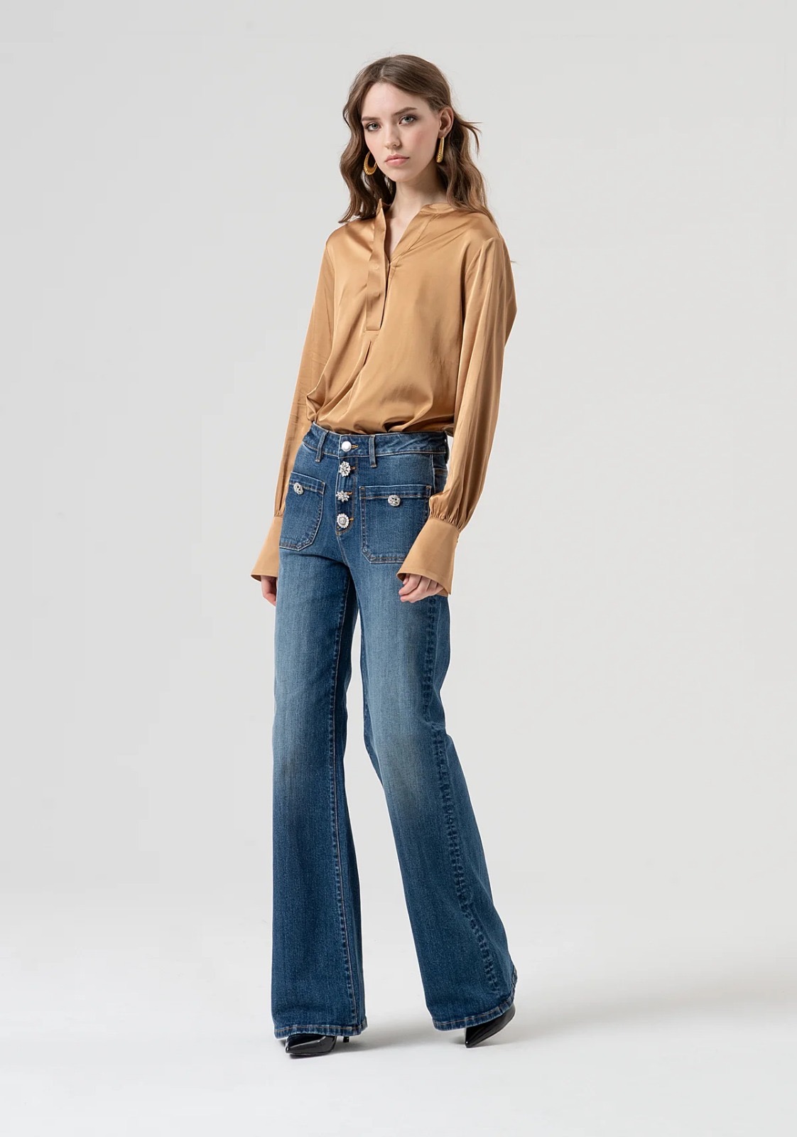 Jeans a Zampa in Denim – Lavaggio Medio Jeans a Zampa in Denim – Lavaggio Medio